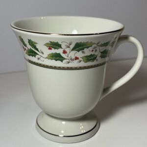 Royal Limited Holly Holiday Footed Christmas Cup - Made in Japan 🎄